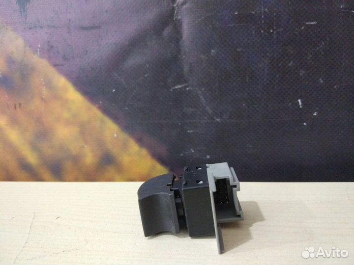 Кнопка стеклоподъемника Audi Allroad C5 ARE 2001