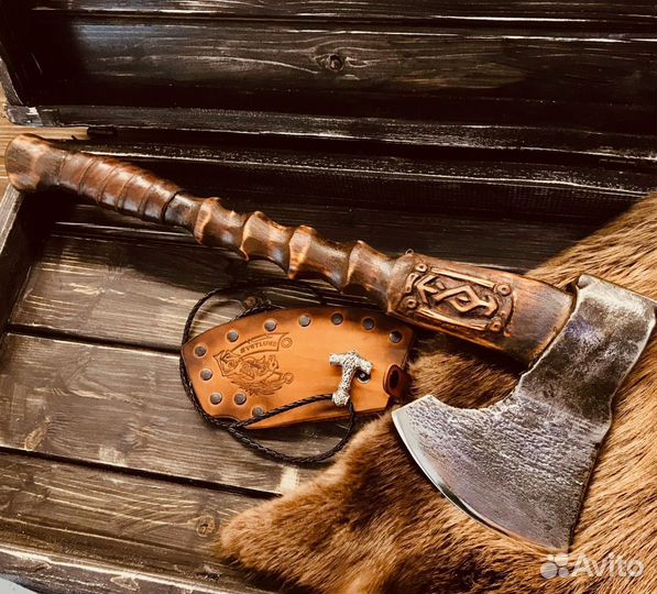 Рунный славянский топор