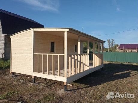 Бытовка для дачи с верандой