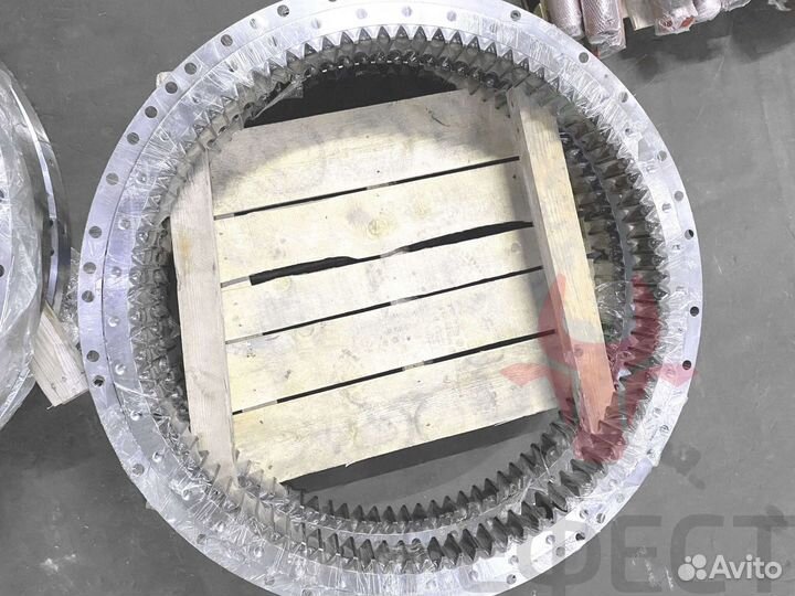 Поворотный круг Hyundai R300LC-9SH 81N8-00023
