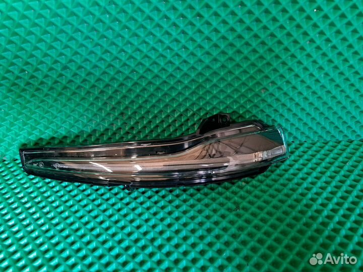 Указатель поворота в зеркало Mercedes Benz 213