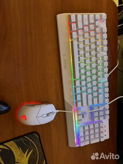 Игровая клавиатура с подсветкой и мышь,коврик