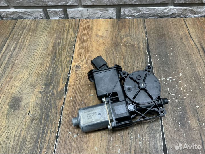 Opel zafira C Моторчик стеклоподъемника