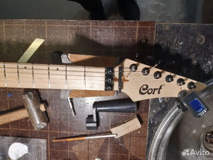 Электрогитара Cort X300 Gotoh GE1996T