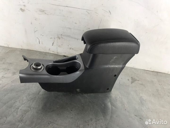 Подлокотник передний Peugeot 4007 2007-2012