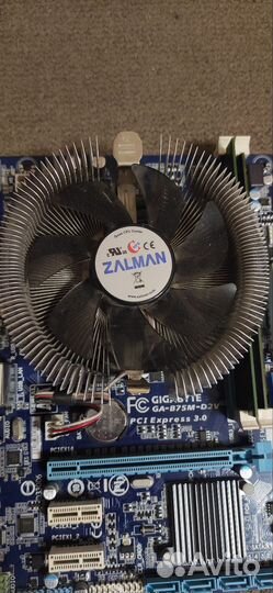 Материнская плата с процессором и кулером