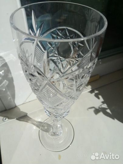 Хрустальный бокал