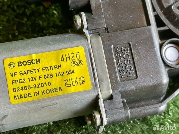 Моторчик стеклоподъемника передний правый Hyundai