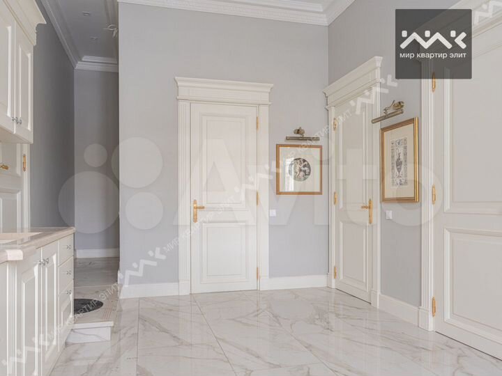 2-к. квартира, 57,3 м², 1/2 эт.