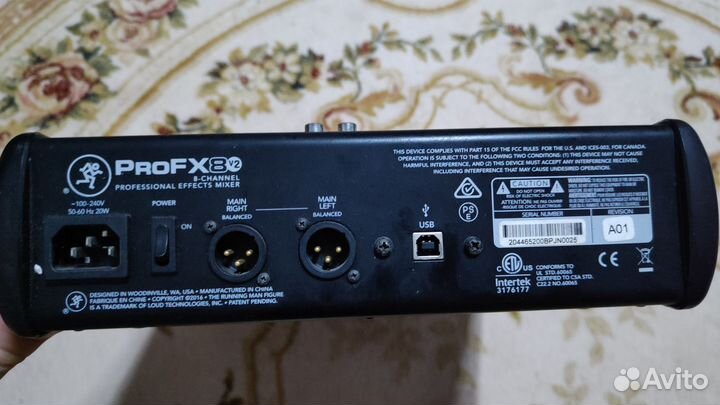 Микшерный пульт Mackie ProFX8