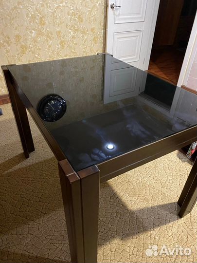 Стол обеденный