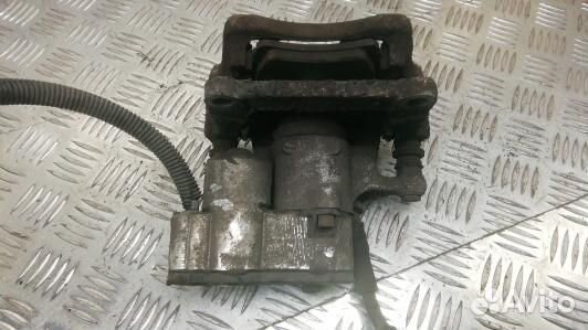 Суппорт тормозной задний левый audi A8 D3 (3NS13MA