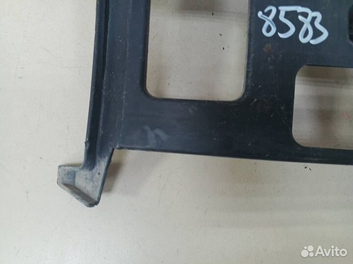 Кронштейн переднего бампера правый Skoda Octavia A7 2013