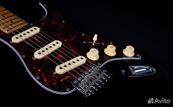 Электрогитара (аксессуар в подарок)
