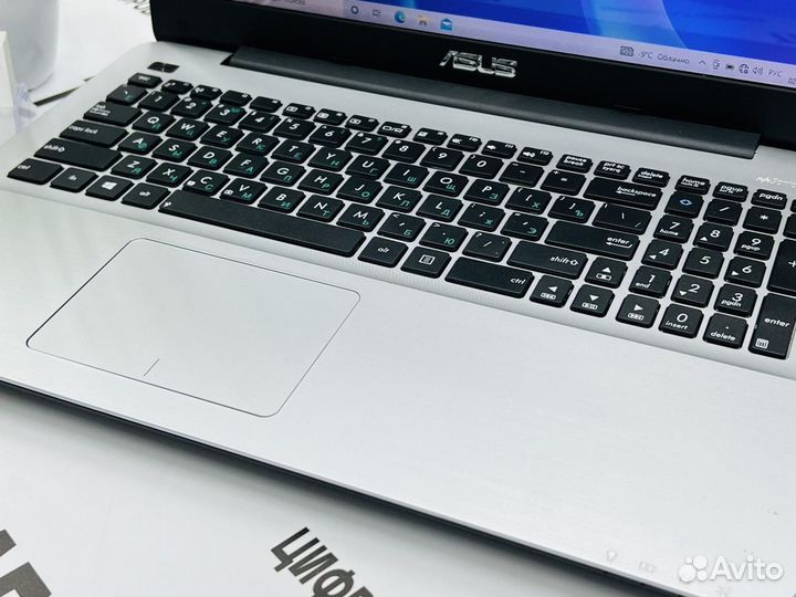 Ноутбук Asus 15.6