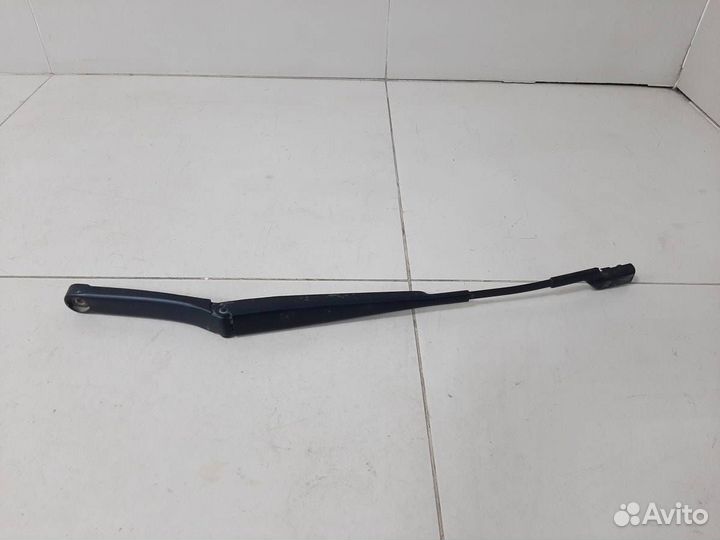 Поводок стеклоочистителя передний левый Skoda Rapi