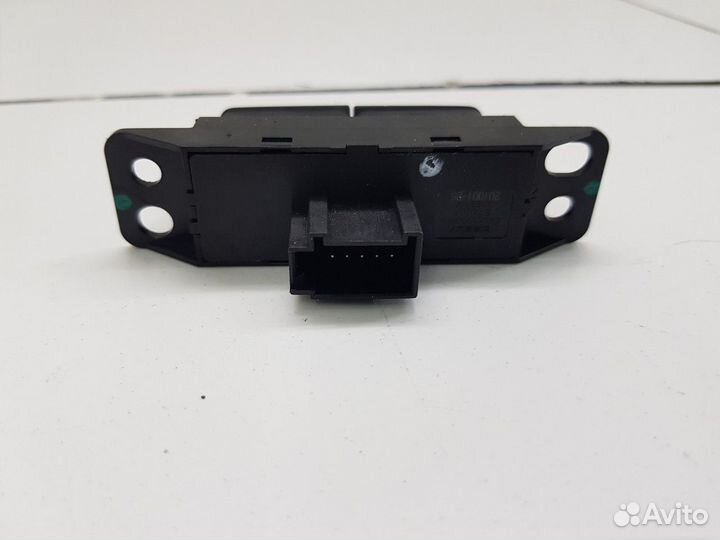 Кнопка обогрева сидений (Geely Coolray)