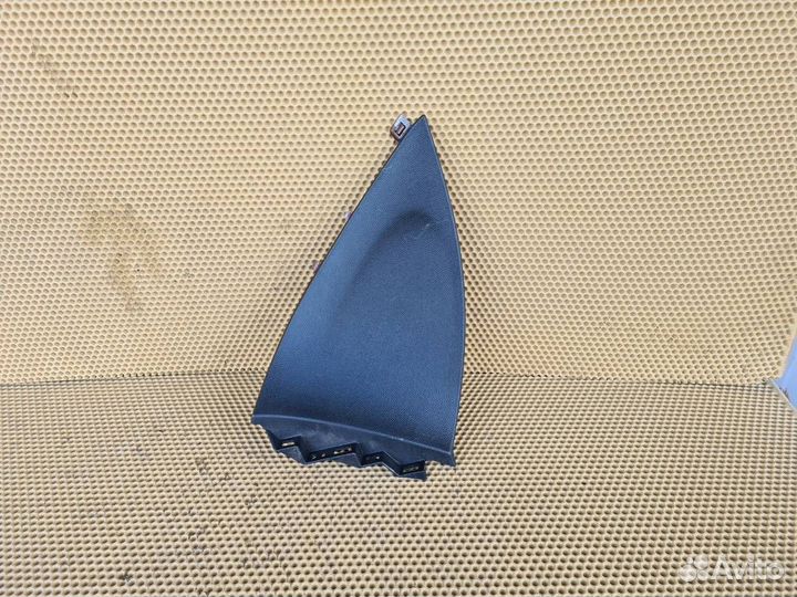 Накладка торпеды передняя левая Infiniti Ex35 Ex25