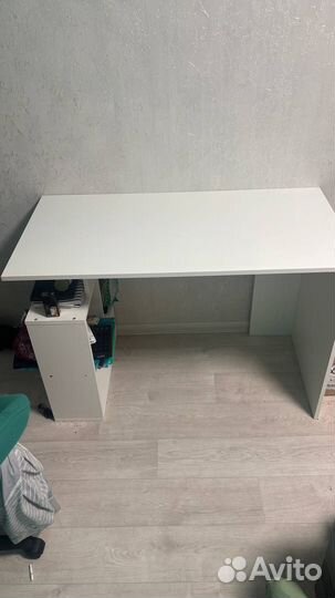 Столик для учебы