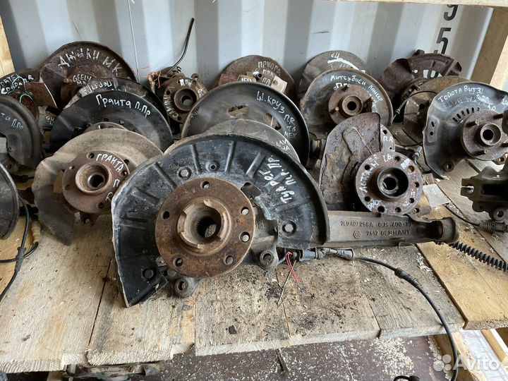 Поворотный кулак правый Volkswagen Touareg