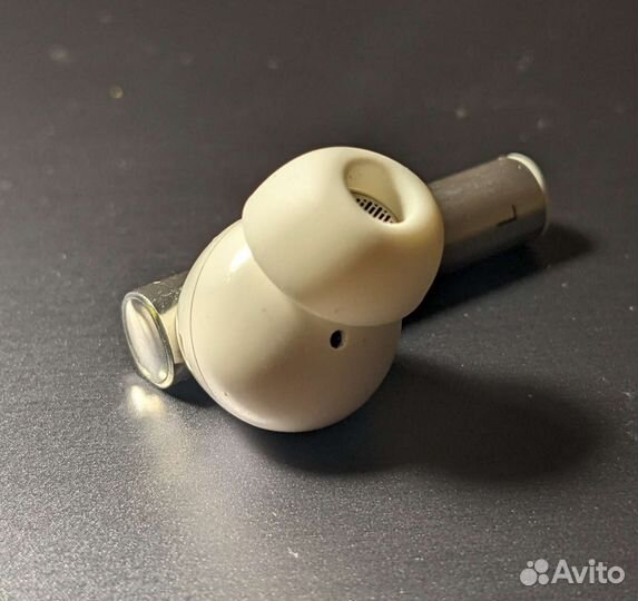 Левый наушник realme buds air 2