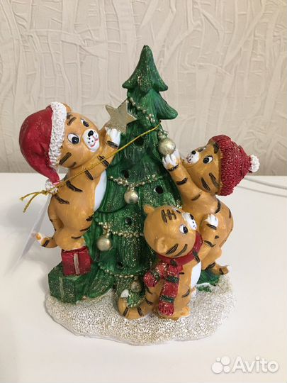Фигурка новогодняя с подсветкой
