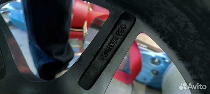 Разноширокие диски 9.5/10.5j 18