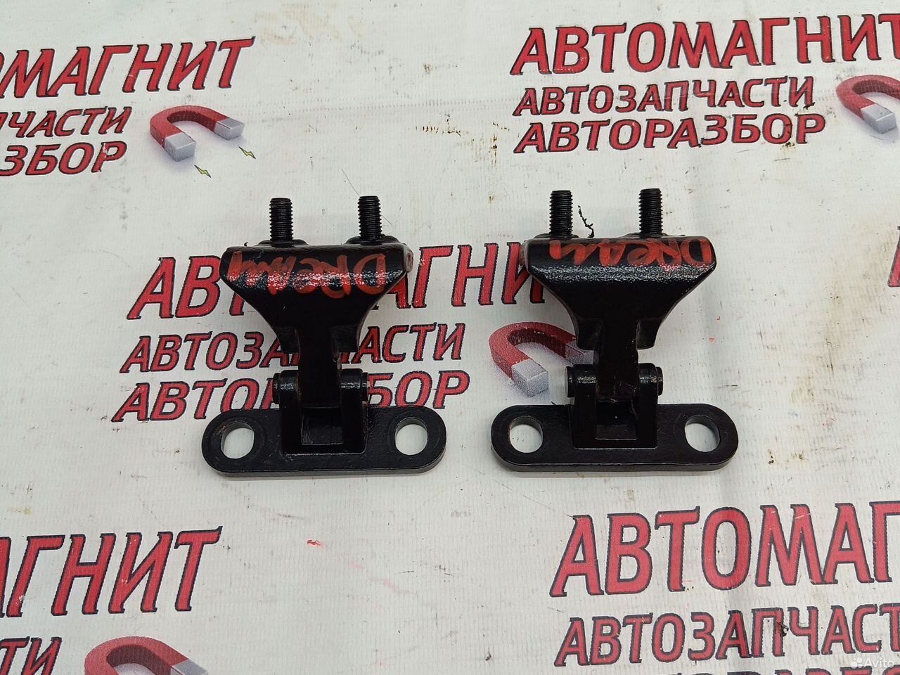 Петля крышки багажника Voyah Dream