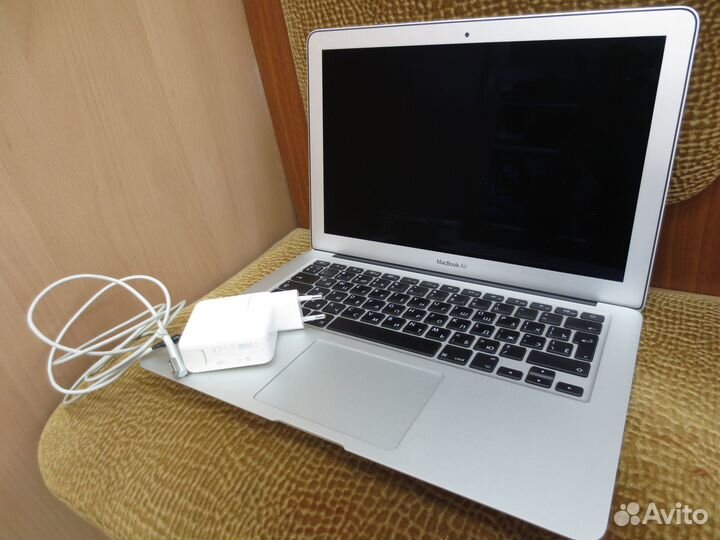 Macbook Air 13 Core i5 2011г