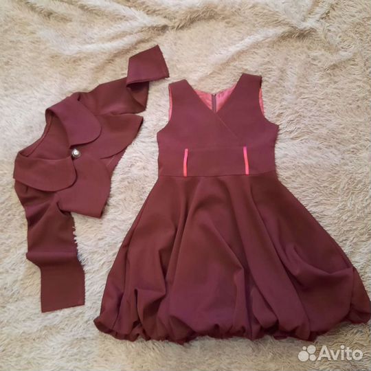 Школьный костюм бордовый