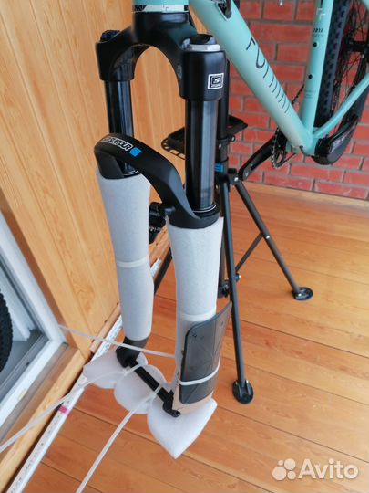 Вилка велосипедная SR Suntour