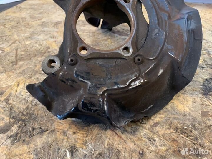 Поворотный кулак передний левый Mini Clubman