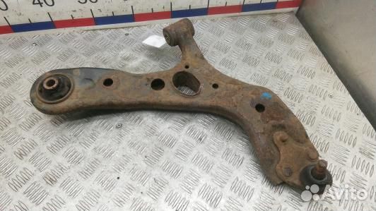 Рычаг передний нижний правый toyota RAV 4 ZSA3 (HM