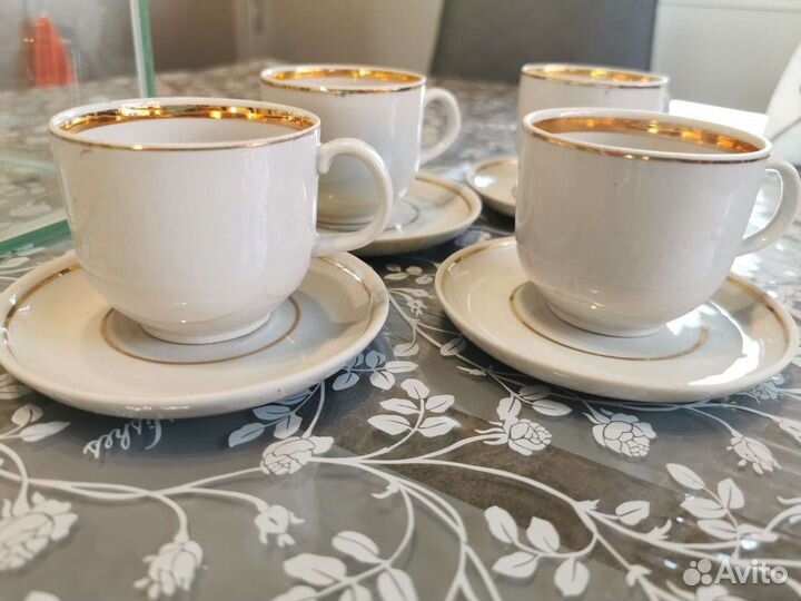 Набор кофейных чашек на 8 персон
