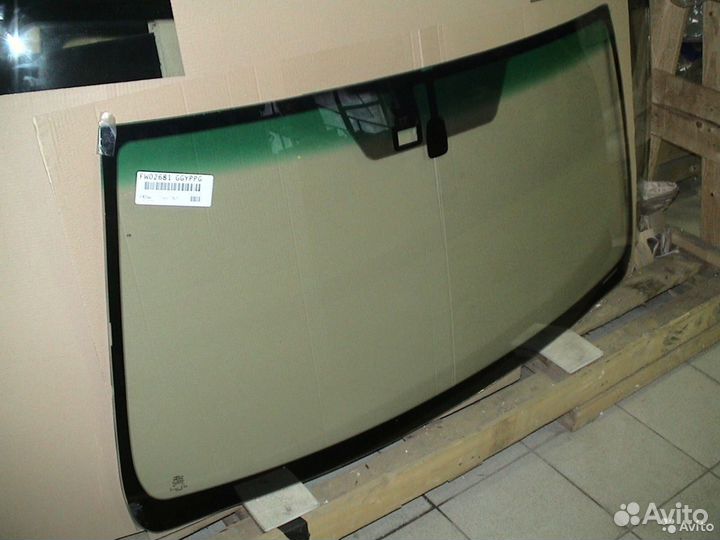 Cтекло лобовое Тойота Камри