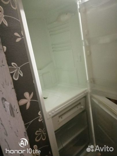 Холодильник б/у Индезит/ноуфрост, камера работает