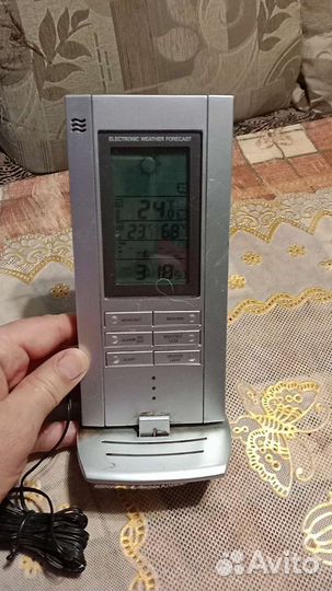 Часы и метеостанция