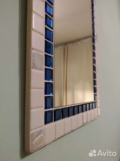 Зеркало в раме из мозаики