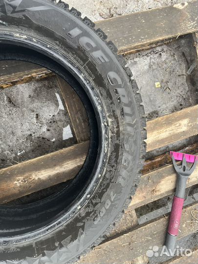 Bridgestone Ice Cruiser 7000 215/60 R17 100T