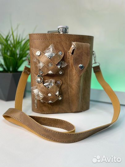 Фляжка подарочная