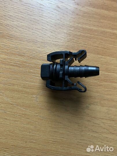 Штуцер трубки бачка радиатора Форд и др. под шланг