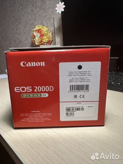 Новый зеркальный фотоаппарат Canon EOS 2000 D