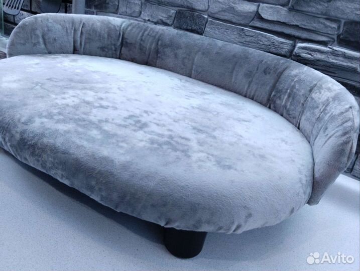 Диван для животных, лежак на ножках