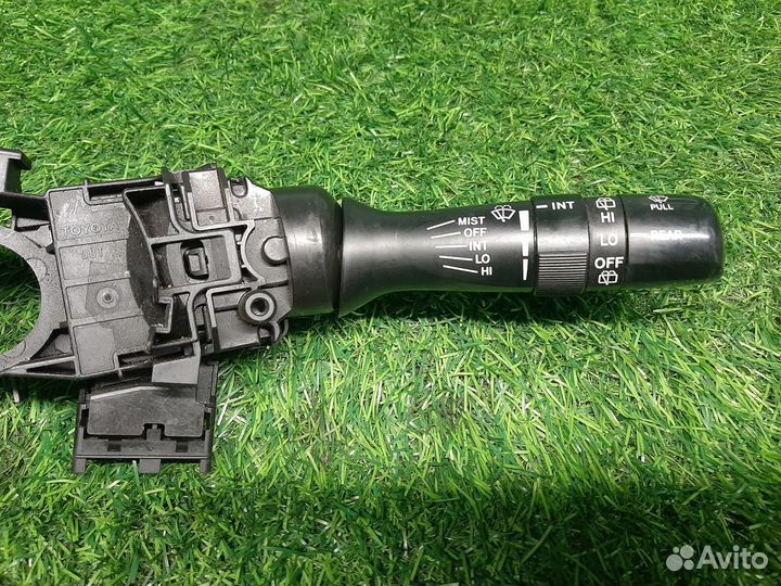 Переключатель подрулевой на Toyota RAV4 30