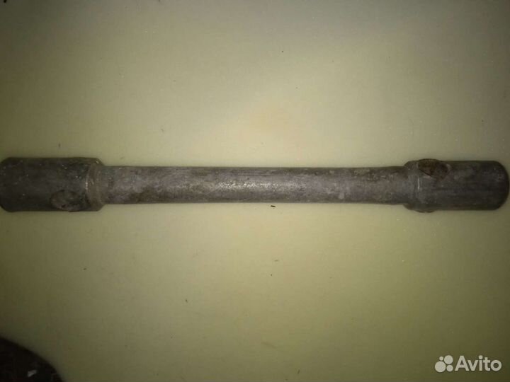 Ключ баллонный для колëс Газели