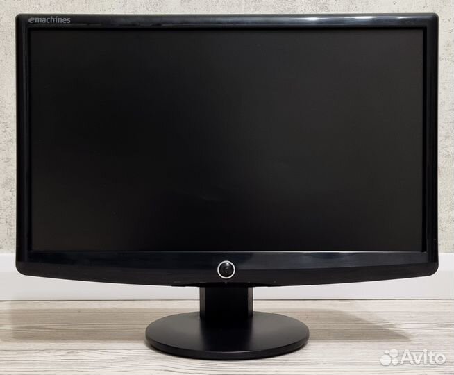 Монитор Emachines 19 дюймов