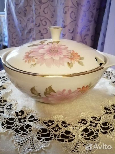 Столовый сервиз, супницы, блюдо