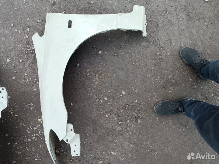 Продам крылья на Хонду Цивик 4D