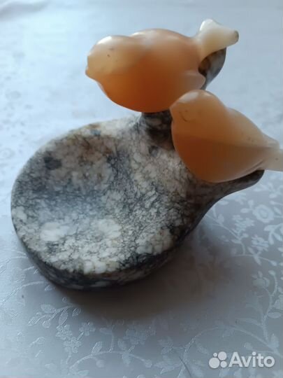 Пепельница из мрамора с птичками из камня из СССР