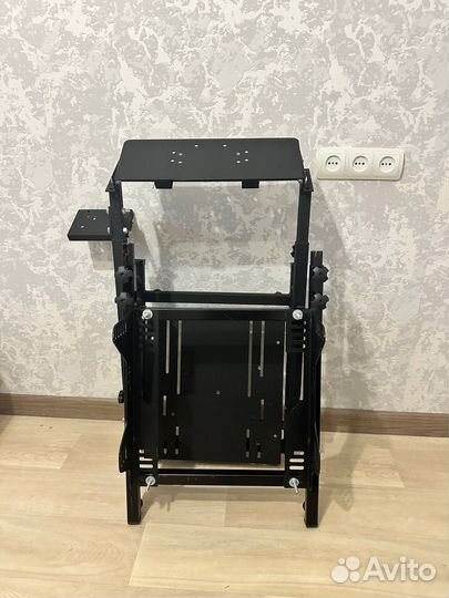 Стойка для игрового руля
